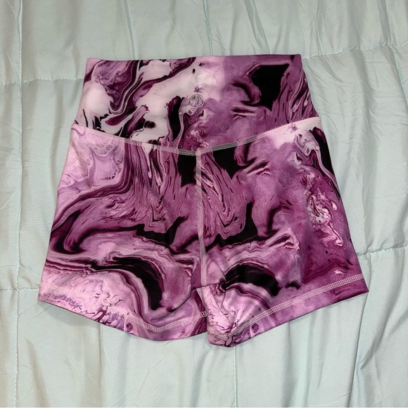 Effortless Classic Shorts- Purple marble size XS - Picture 3 of 6